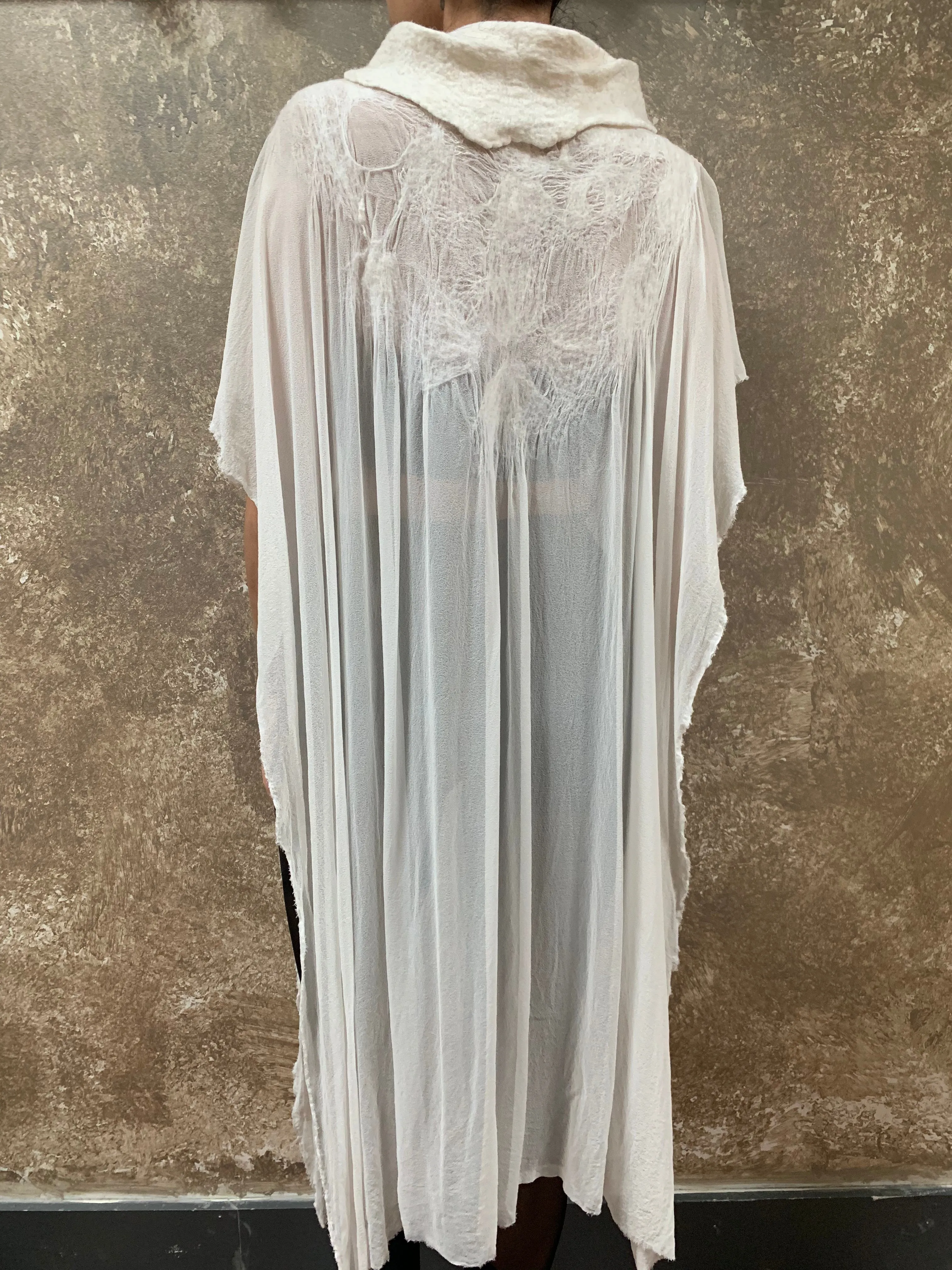 BlckBts Lunacy Kaftan - White/Silver