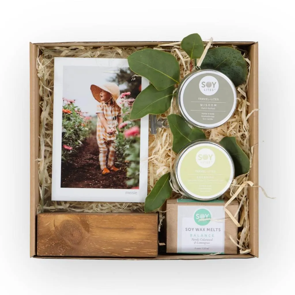 Framed Essence Gift Set