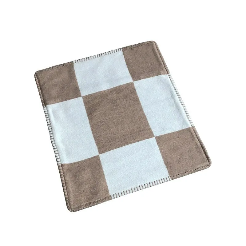 Letter Knitted Blanket Plaid Fleece Cape For Living Room Portable Warm Sofa Bed Cover Luxurious Nap Blanket Bedroom Office