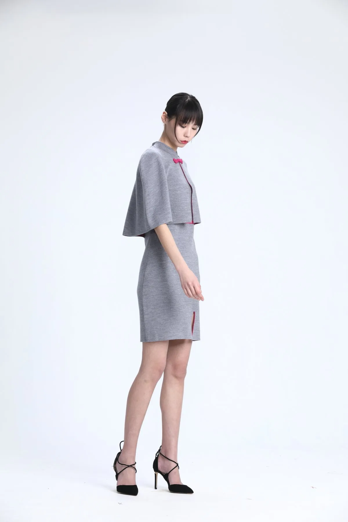 Medium Grey & Fuchsia Sleeveless Knit Qipao with Removable Cape