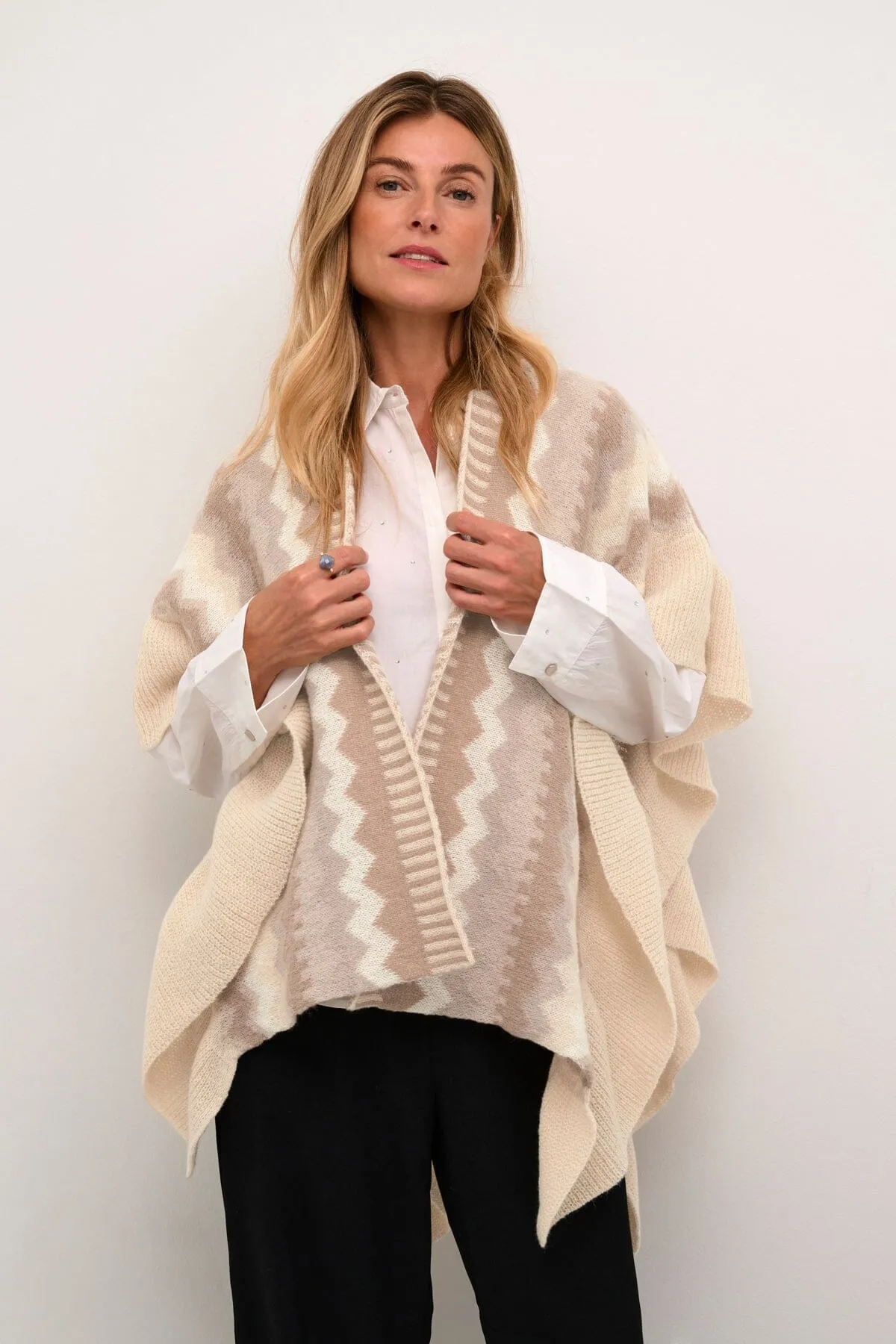 MULTI BEIGE KNIT SCARF CAPE